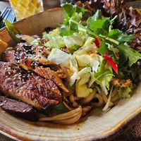 'Udon Know Me': udon noodles with crispy seitan duck & mushrooms in oyster sauce (16.9€) at Vegang - P-Berg in Berlin