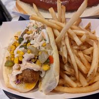 Plant Based - Slaw Dog & Fries #Veganuary at Walt Disney World - Casey's Corner in Lake Buena Vista