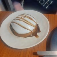 Cinnamon roll with cream at Vegan Resort 啼岸 in Taipei