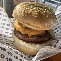 BBQ meltdown burger: was fantastic!!  at Diez de Diez - 10/10 in San Salvador