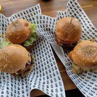 Burger sampler $17 at Diez de Diez - 10/10 in San Salvador