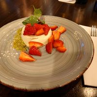 Vegane Pistazien-Panna-Cotta at Gioia in Dusseldorf