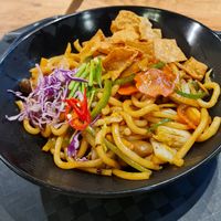 Stir fried noodles at Zuya Vegetarian Cuisines 竹雅素食 - Tiong Bahru Plaza in Central Singapore