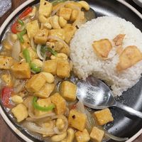 Veganized rice dish with baked tofu, cashew and capsicum  at Go Thai - 고타이 in Seoul