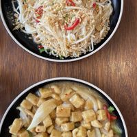 Pad thai and rice dish  at Go Thai - 고타이 in Seoul