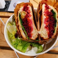 Beetroot burger #Veganuary at Natoo in Frankfurt