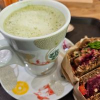 Oat matcha latte at Natoo in Frankfurt