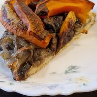 Tarte salée végane at J'ai du bowl in Valenciennes