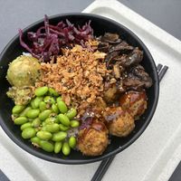 Nouvelle version de "Happy falafels"  at Island Poké in Grenoble