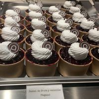 Pastel de fruta y vainilla at Papín in Logrono