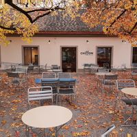 Outdoor seating (in autumn) at Chiffon in Zurich