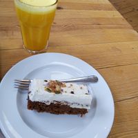 pH Smoothie and Carrot cake at Earthlings in Newcastle Upon Tyne