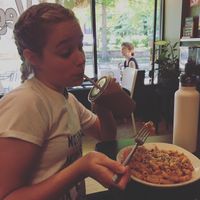 Mac and cheese and Maca smoothie at PuraVegan in St Louis