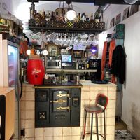 Pequeño local con amplia terraza at La Conce in Caceres