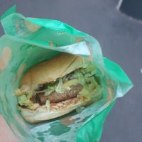 Cheesy Burger at Vedang - green burger | P- Berg in Berlin