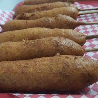 Corn Dog, no sabia que existía esto en Bogotá y menos en versión vegana!!! Salchicha rebosada en choclo! ALUSINANTE at Stankov - Chapinero in Bogota