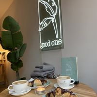 Window seats   at Good One Café in Hamburg