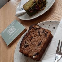 bananabread and pistachio cake at Good One Café in Hamburg