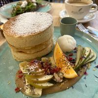 „Die gestapelten Pancakes“ waren unfassbar lecker   at Good One Café in Hamburg