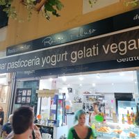 Even if the place isn't completely vegan, I appreciated the vegani word proudly shown everywhere! at Romeo Peluso in Pompei