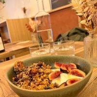 Granola aux figues at Paulette in Bordeaux
