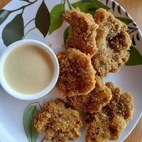 Wings of fire w honey mustard sauce at Sokko Happy Food in Heredia