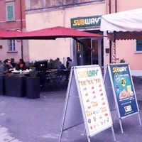 Tre panini vegan con salsa vegan, burger di verdure o straccetti di soia. at Subway in Pisa
