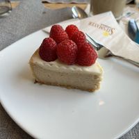 Raspberry cheesecake   at Caféhaus Siesmayer in Frankfurt