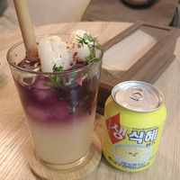 Galaxy drink and sweet rice soda 🌾 at Mama Bowls in Arnhem