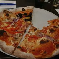 Pizza Vegetaria & Piccante w/ vegan cheese at Pizzeria Riano in Braunschweig