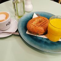 Vegan breakfast at Café la Maison in Munich