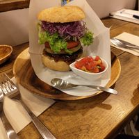 Veg burger with pico-de-gallo at Vegginy in Kyoto
