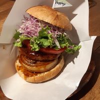 El famoso burger at Vegginy in Kyoto