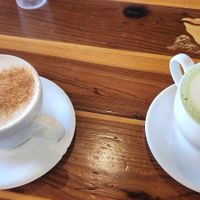 dirty chai latte and matcha latte at Beach'n SF in San Francisco