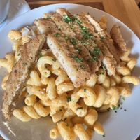 Cheezie Mac with chicken on top  at Beach'n SF in San Francisco
