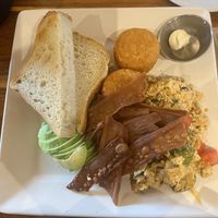 tofu scramble with bacon and toast  at Beach'n SF in San Francisco