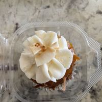 cupcake (passion fruit coconut)  #Veganuary at Pure Cupcakes in San Diego