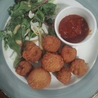 breaded mushrooms  at Queen's Head in Burley