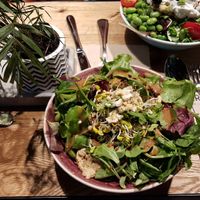 Filling portions at Bowls & Blenders in Munich