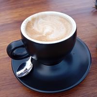 Cappucino at U Bistrot in St Julians