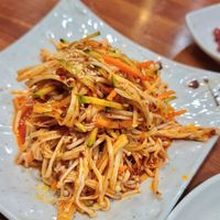 Enoki mushroom salad 팽이버섯무침 at Seongwon Uyukmyeon - 성원우육면 in Seoul