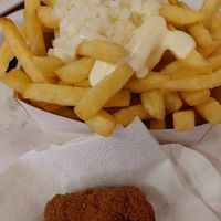 Vegan vol au vent kroket en patat met vegan mayo at Frituur Arré Patat in Antwerpen