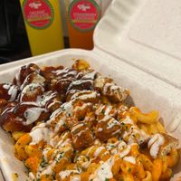 Mac n chz with bbq and buffalo chicken 😋😋😋😋  at Vegan On The Fly in New York City