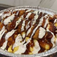 Mac cheese bowl with plain and bbq  at Vegan On The Fly in New York City