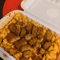 Mac&Cheese with beyond meat tenders at Vegan On The Fly in New York City