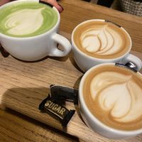 Matcha oat latte, oat flat white   at Koffiestation Books & Coffee in Groningen