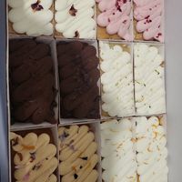 Vanilla/Raspberry, Coconut/Lime, Orange/Cardamom, Rose/Vanilla, Double Chocolate/Date,Salted Caramel. DIVINE! at Cotswold Vegan Bakery in Cheltenham