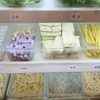 display of vegetables and noodles at Sonogong Maratang - 손오공 마라탕 - Guro in Seoul