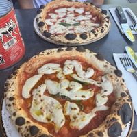 Vegan (with oil) and non vegan margherita  at Napoli72H in Aachen