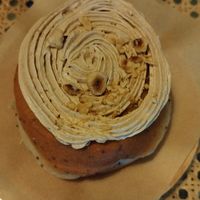 Donut de nocilla at Areca Bakery in Barcelona
